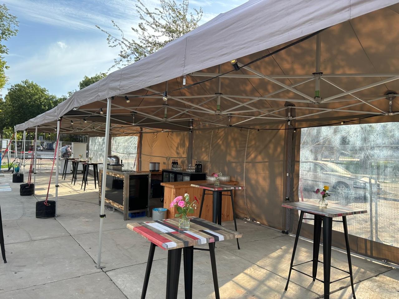 Eerste paal slaan | Partygarant vouwtent